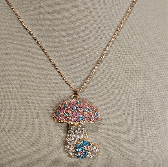 MULTI COLOR MUSHROOM NECKLACE - Picture 2 of 3